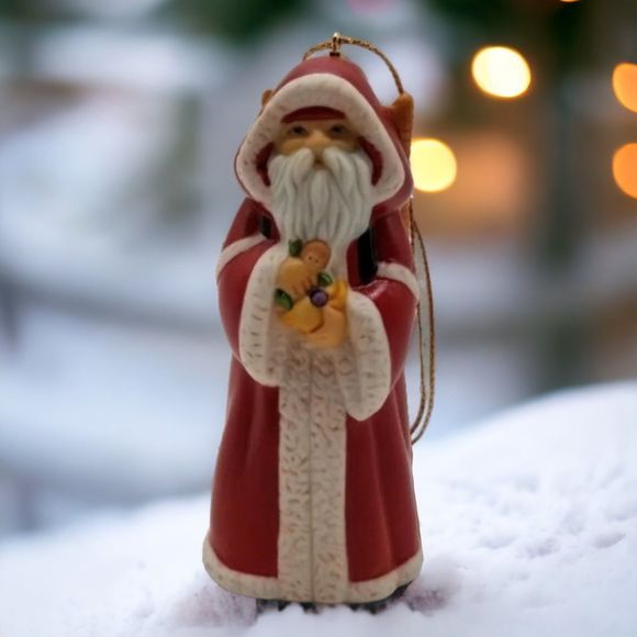 Pere Noel Ornament Figurine Ceramic Santa Father Cloak Woven Basket Christmas - Picture 1 of 6